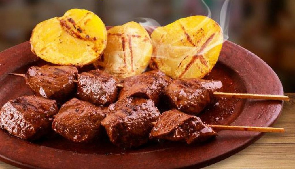 typical peruvian food anticuchos