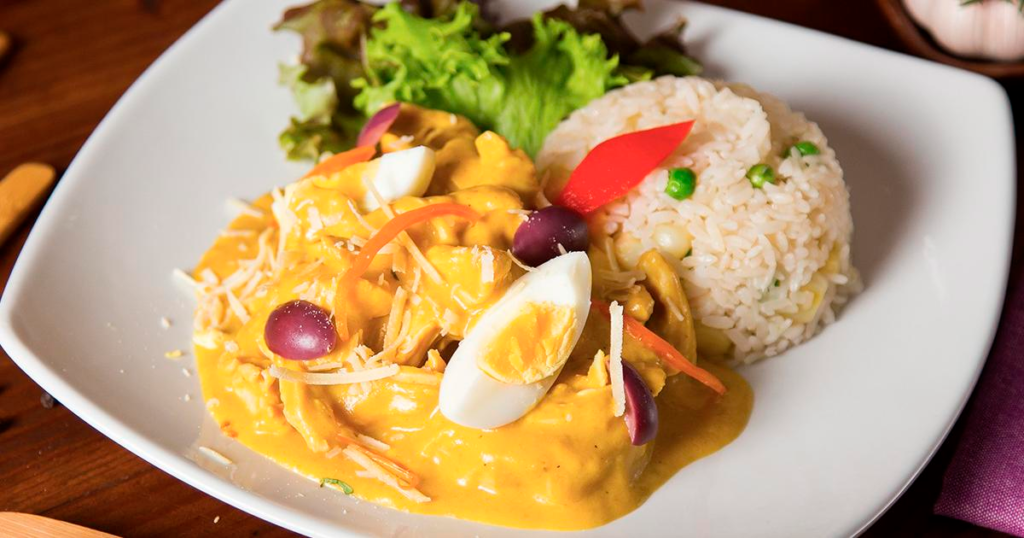 peruvian food aji de gallina