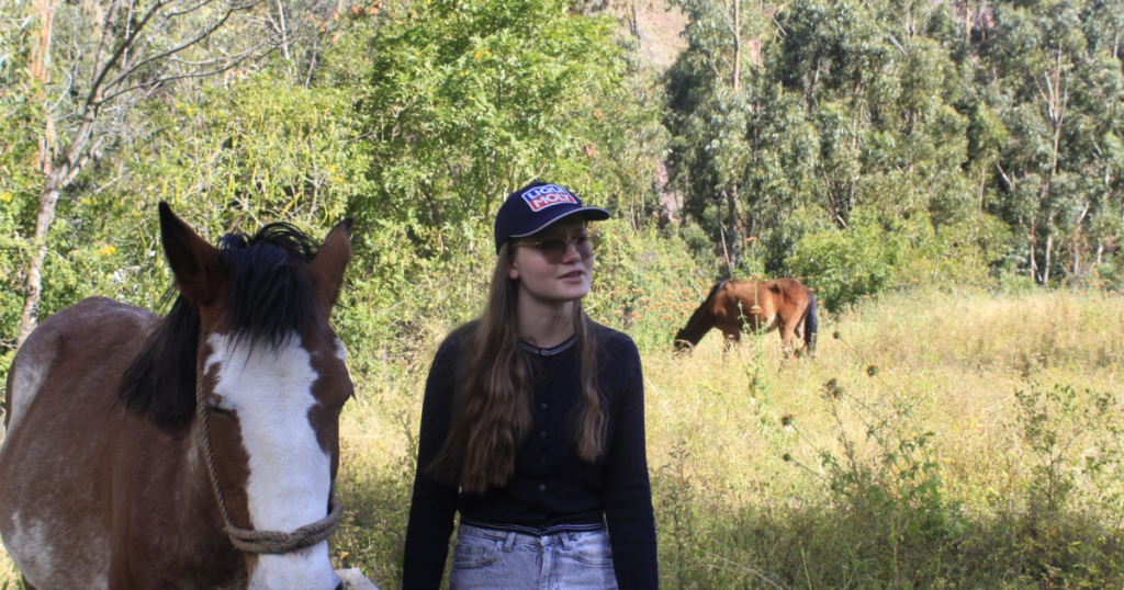 Volunteer with horses in Urbamaba, Cusco