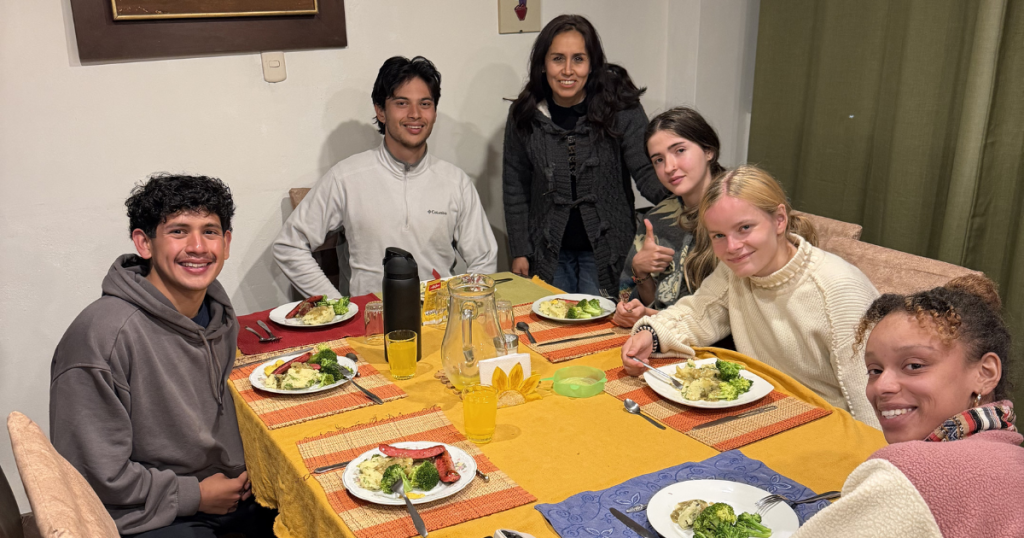 Volunteers in Cusco with their homestay family
