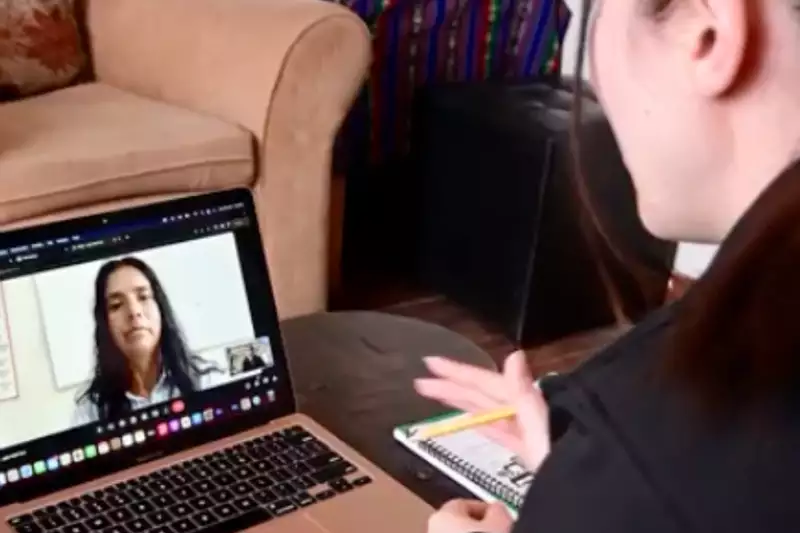 Student taking Online Spanish classes with a Proyecto peru teacher